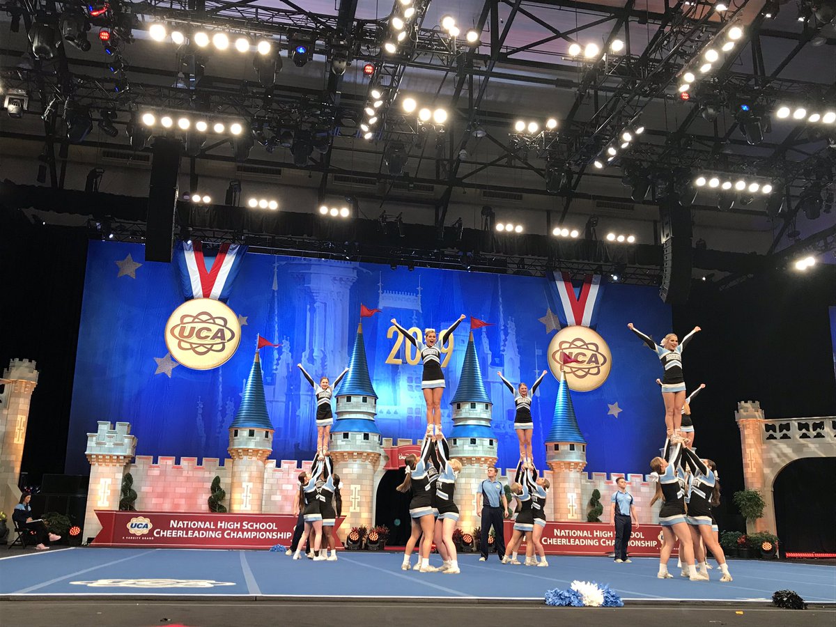 UCAupdates's tweet photo. The Huskies from Hagerty High School took the blue mat with confidence for an exciting routine! #UCAnationals 💙 https://t.co/fJZGxg5pU4