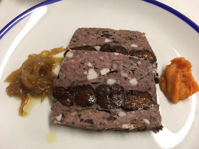 cuinavalles's tweet photo. El #restaurant @canfeu de #Sabadell proposa diferents plats de #caça i #tòfona fins al 16 de febrer. Hi ofereix un menú degustació amb vuit plats i postres com #caneló de #faisà, #perdiu guisadeta amb farcellets de col d'hivern o estofat de #cabirol. #CuinaVallès  #FemVallès https://t.co/XI6sVRHjX4
