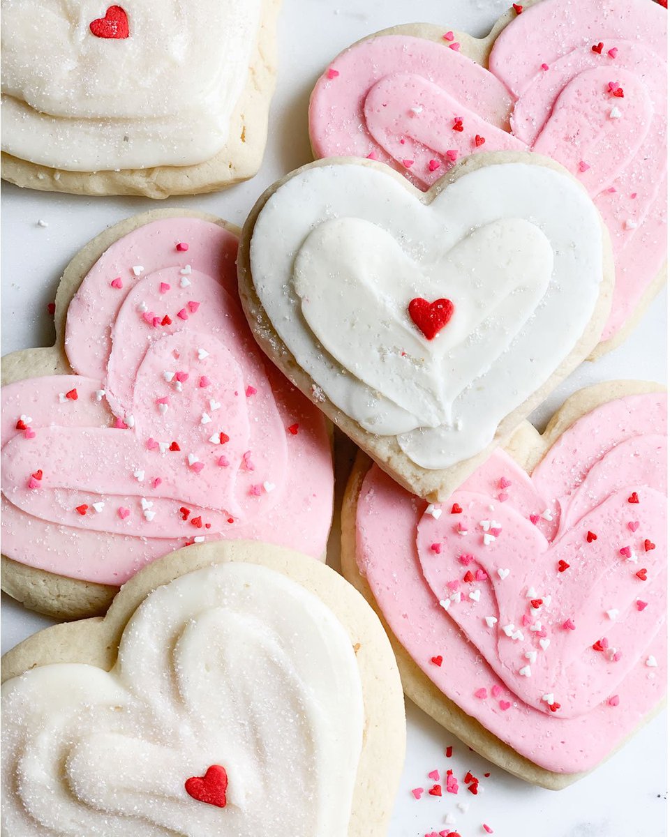 We can't get enough of these heart Sugar Cookies! Available online for nationwide shipping and in-store! #sweettoothfairy #cookies #valentines