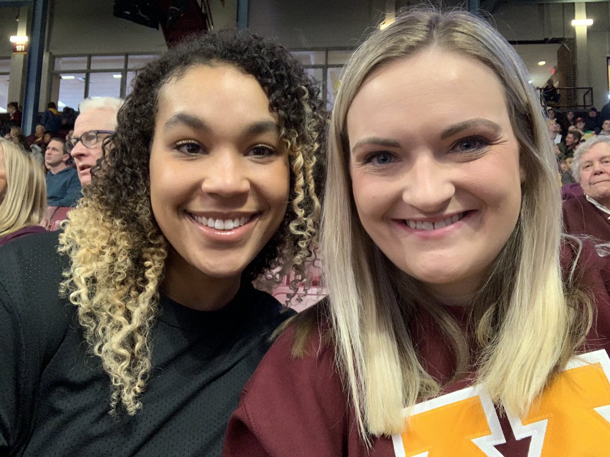sarinoga's tweet photo. @MicaellaRiche #beatNorthwestern #Gophers #Alumni https://t.co/7yVDSUUGbO