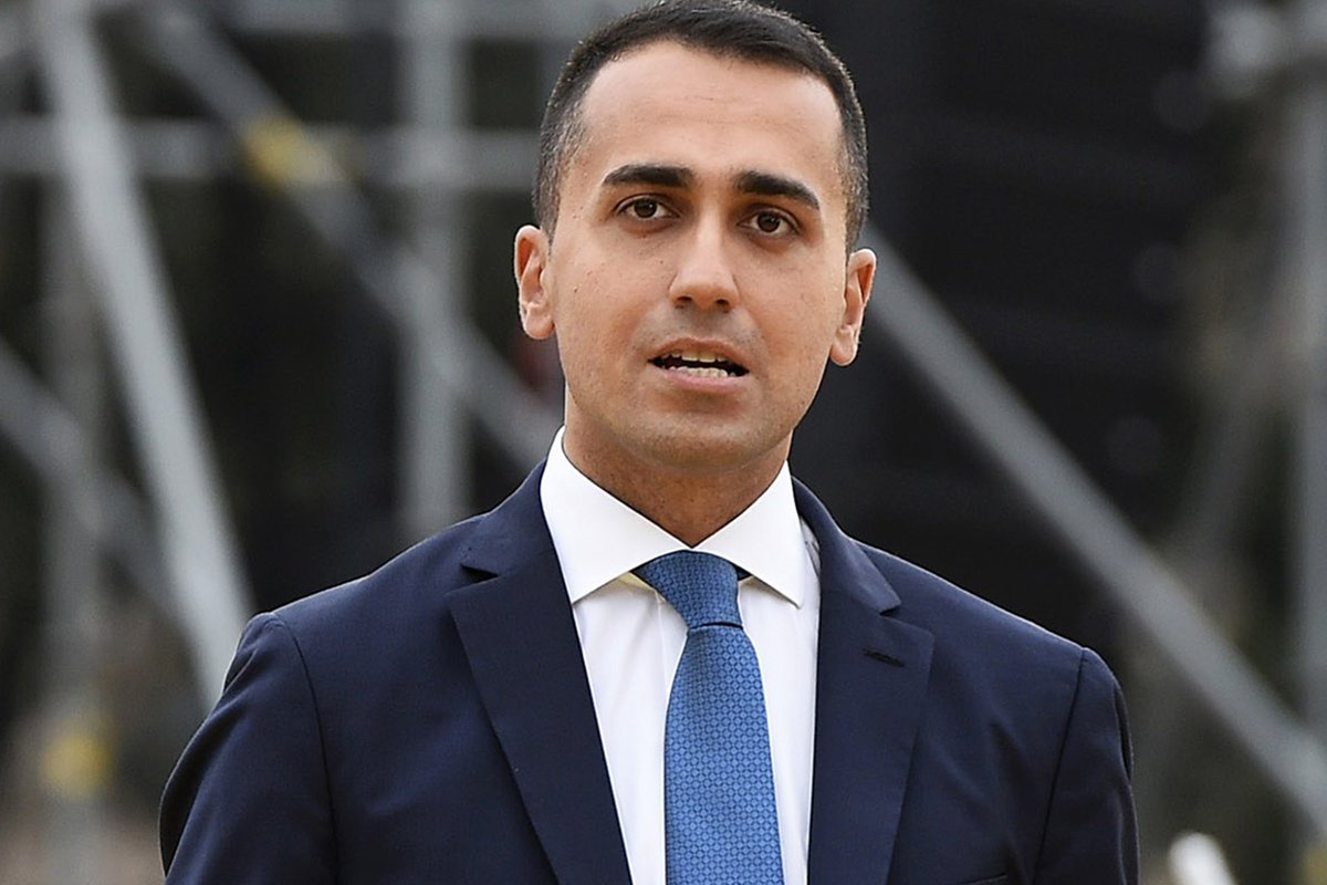 Adnkronos's tweet photo. Sanremo, Di Maio: "L'anno prossimo solo televoto" https://t.co/IpVRdK6im7 https://t.co/G4Mn80vPpY