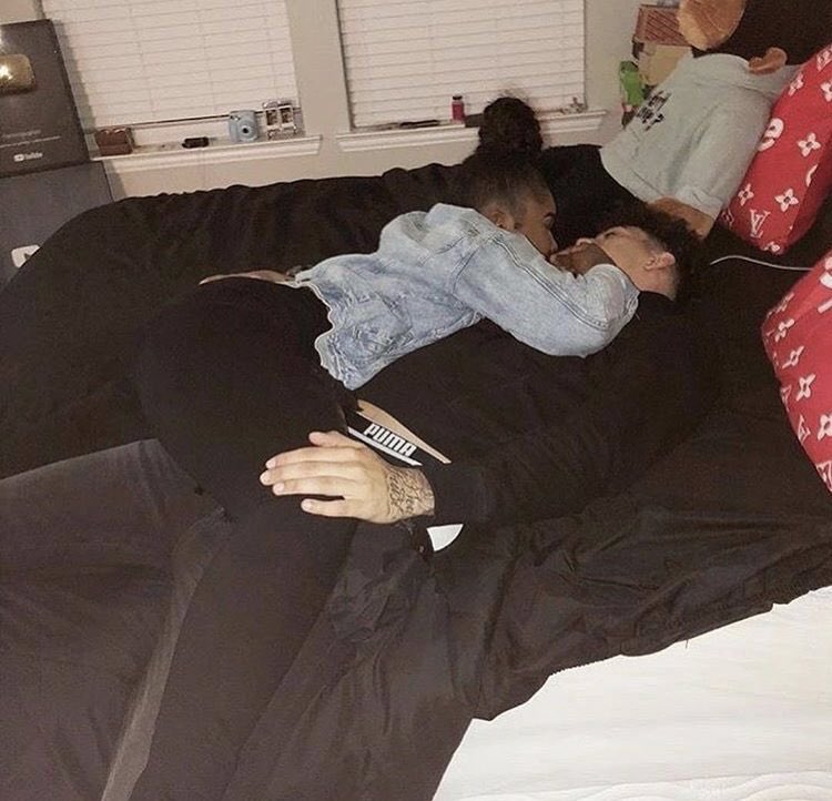 ZskyYyY's tweet photo. This will forever be a mood for me 🤭 https://t.co/1bBQfeEcRB