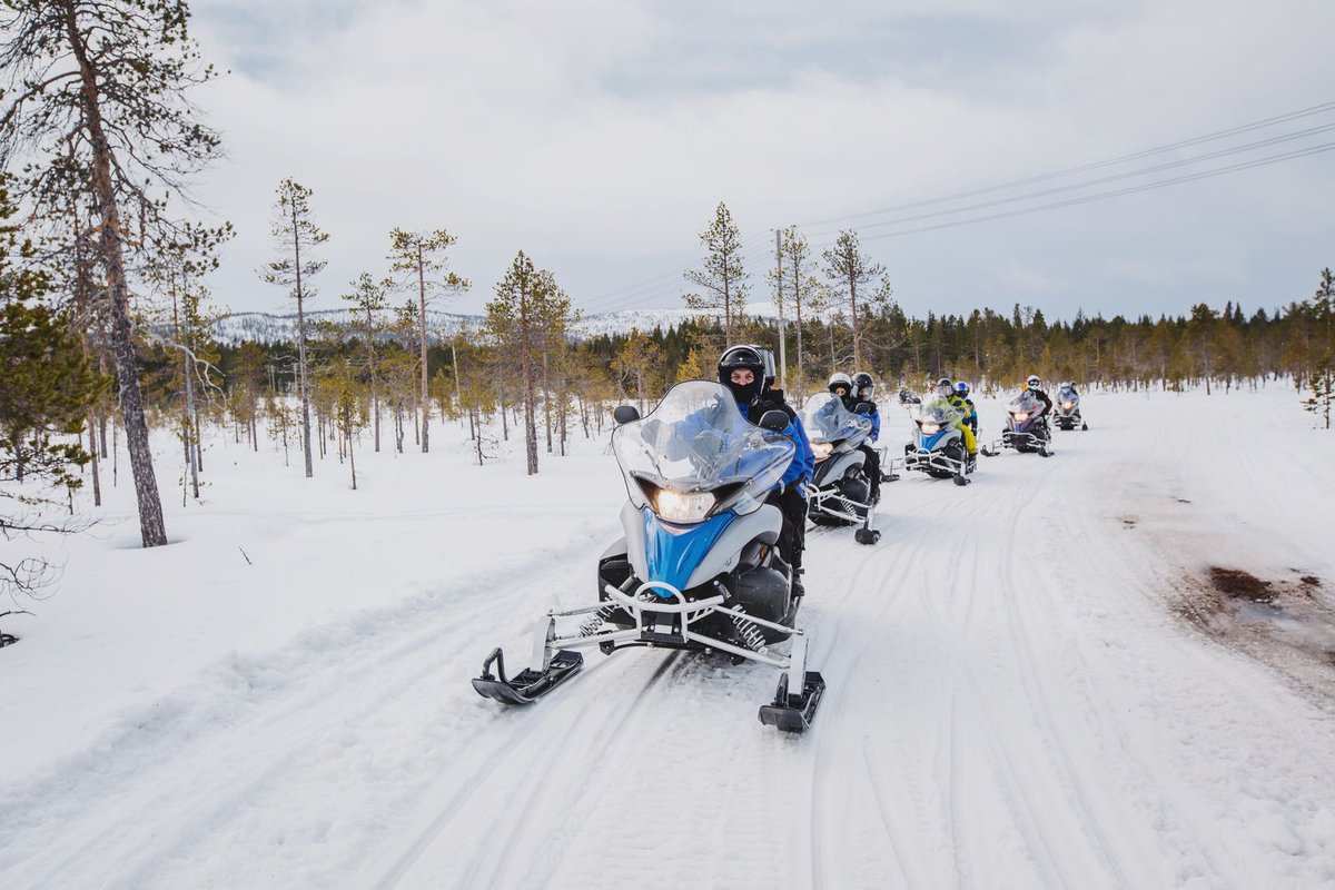 If you're staying at Kanata Blairmore, don't forget to ask about getting 20% off your snowmobiling excursion! kanatainns.com/locations/hote…