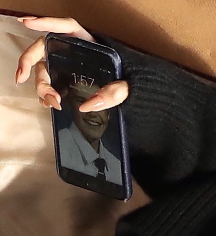 jbtraacker's tweet image. @haileybieber you have the cutest lockscreen 😍

#Beliebers #BestFanArmy #iHeartAwards