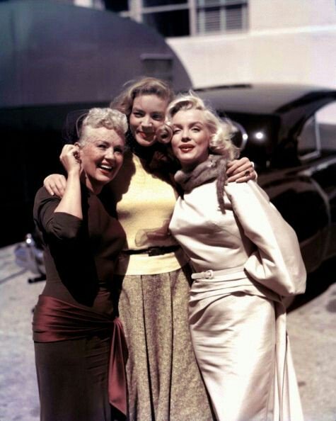 #BettyGrable, #LaurenBacall & #MarilynMonroe, 1953