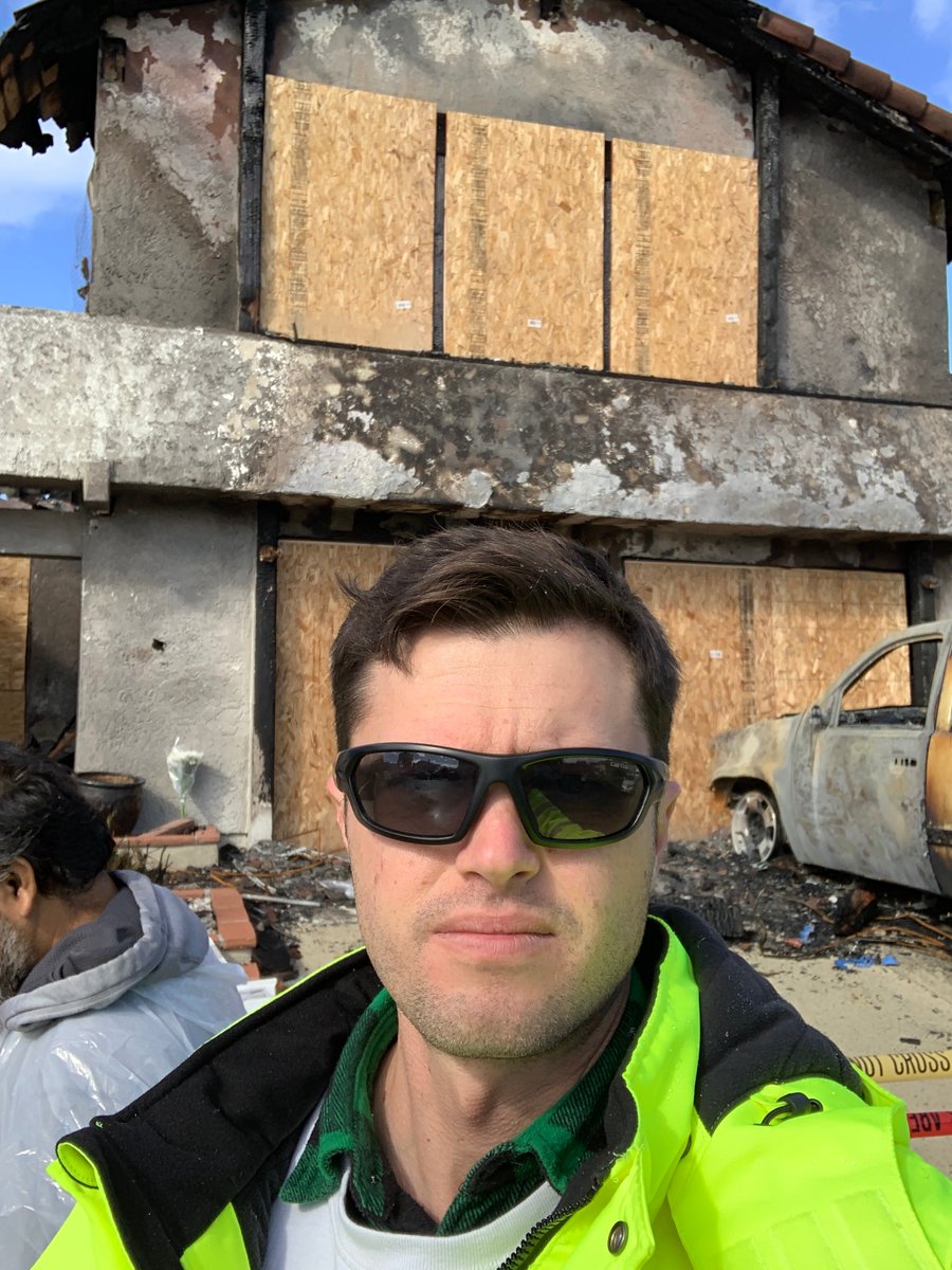 socalremoval's tweet image. SoCal Removal is your demolition property damage repair Orange County, CA contractor of choice.  When a car or in this case, a plane, crashes into a home give us a call.  #demolife #socalremoval #OrangeCounty