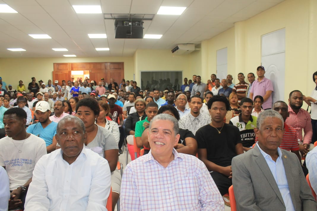Todos hemos depositado la confianza en <a href="/CarlosAmaranteB/">Carlos Amarante Baret</a>. #ElSurConAmarante Sólo se le entrega la llave de su casa a quien se le tiene confianza y él cuenta con la nuestra.