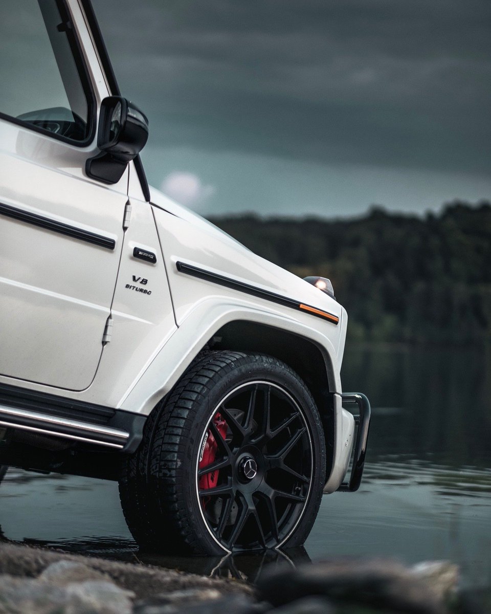 MercedesBenz's tweet photo. Take a dip.

📷 @theAutofocus for #MBphotopass via @MercedesBenzUSA

https://t.co/N6Oe9I1WBw

[Mercedes-AMG G 63 | Kraftstoffverbrauch kombiniert: 13,1 l/100 km | CO₂-Emissionen kombiniert: 299 g/km | https://t.co/ud8odkxpkM] https://t.co/l2KfF7hSY1