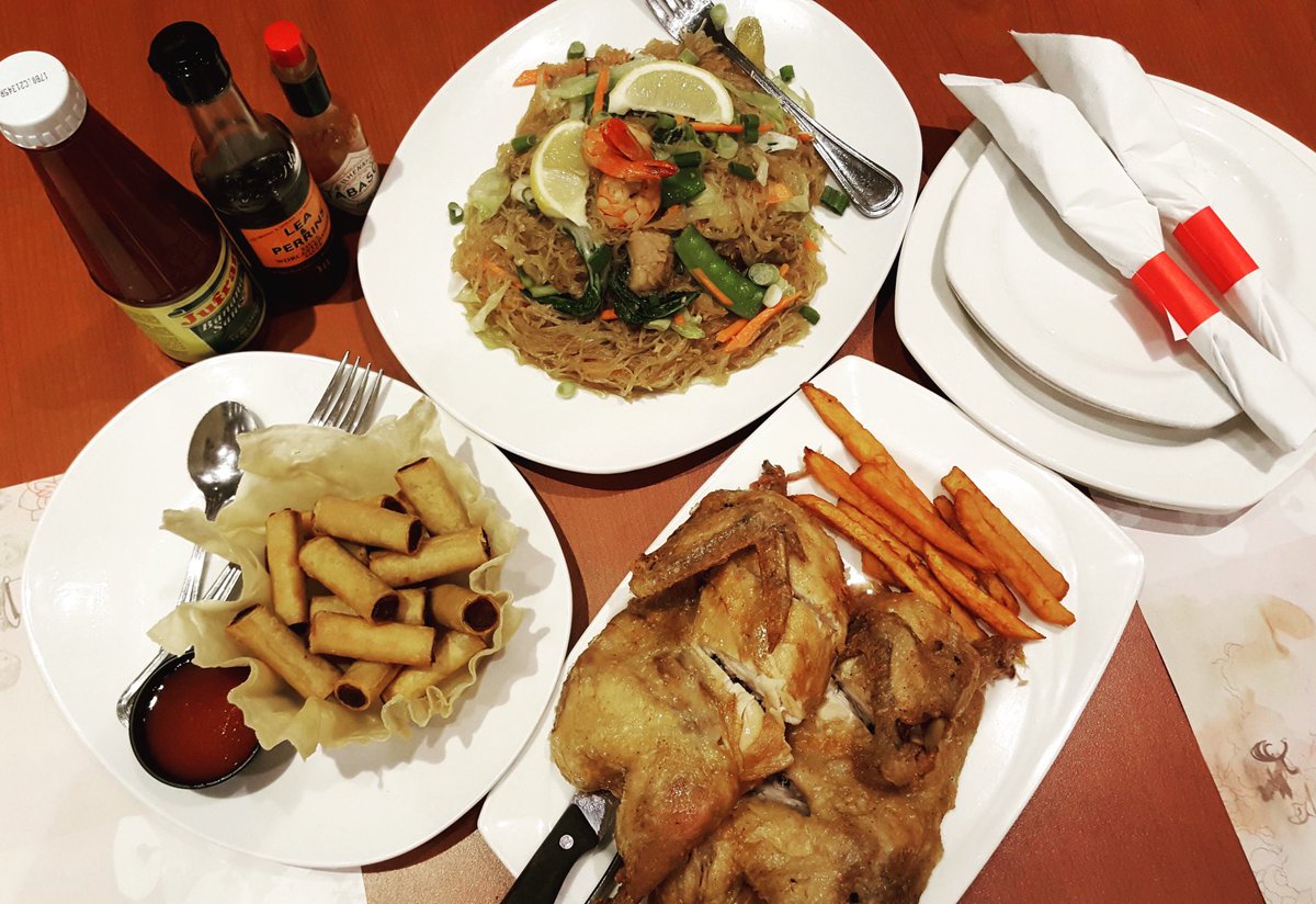 Enjoy our Lumpiang Shanghai and Pancit Bihon with Max's Chicken, a classic choice for anyone looking to have a great meal in Las Vegas!

#LasVegas #Foodie