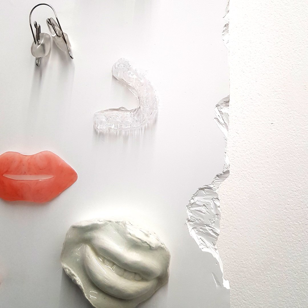 mmmmmaterial's tweet photo. Para su primera participación en #MaterialCDMX, #Deslave presenta obras de los artistas #ELSOLDELRAC, #AndreaCarrilloIglesias, #MarisaRaygoza, #RichardMendtorr, #AlexísMartínezGutierrez y #AlidaCervantes.
—
Sección de Proyectos, C02 #Material6 #MaterialProyectos https://t.co/FdqY3ZaJ8K