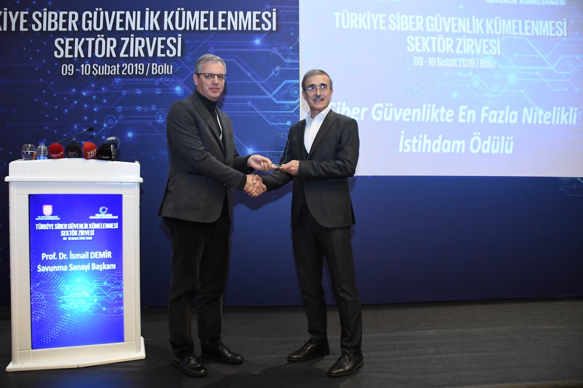 gooksel's tweet photo. Siber güvenlik çabaları ödüllendirildi:
• @siberkume En Fazla Nitelikli İstihdam @STMDefence 
• Eğitime Destek @havelsan
• Özel Ödül HAVELSAN Yönetim Kurulu Başkanı ve @TBilgem Başkanı Hacı Ali Mantar
• Yılın Parlayan Yıldızları @Trapmine @PicusSecurity @usishi https://t.co/ilJar98tJu