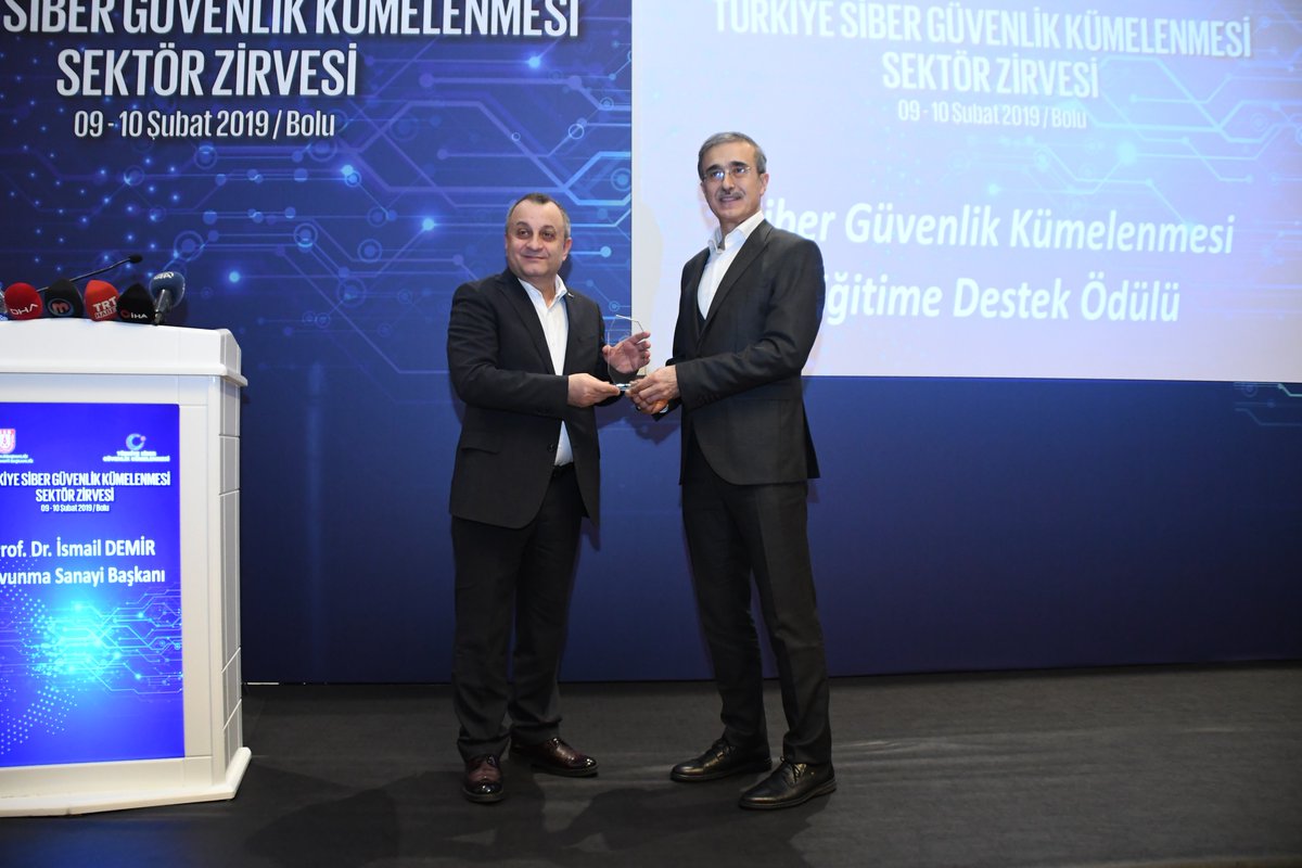 Siber güvenlik çabaları ödüllendirildi:
• <a href="/siberkume/">Türkiye Siber Güvenlik Kümelenmesi</a> En Fazla Nitelikli İstihdam <a href="/STMDefence/">STM</a> 
• Eğitime Destek <a href="/HAVELSANResmi/">HAVELSAN</a>
• Özel Ödül HAVELSAN Yönetim Kurulu Başkanı ve @TBilgem Başkanı Hacı Ali Mantar
• Yılın Parlayan Yıldızları <a href="/Trapmine/">Trapmine</a> <a href="/PicusSecurity/">Picus Security</a> <a href="/usishi/">usishi</a>