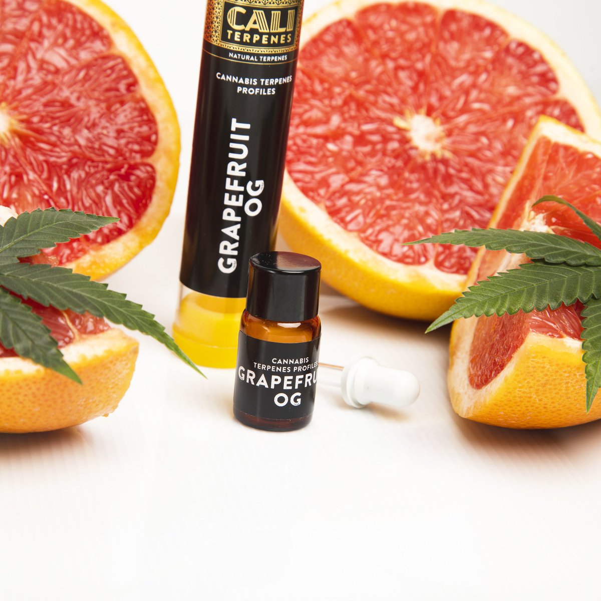 Cali_Terpenes's tweet photo. 🍁TERPY LIFE🍁
😍Déjate seducir por la exótica Grapefruit OG😍
🍊🍋🍒😁Disfruta exquisito sabor y aroma dulce y cítrico con toques amargos y terrosos en tus extracciones, e-liquids,...o quizás en cocktails😁🍊🍋🍒
#caliterpenes #terpenes #terpenos #realterps #terps https://t.co/dDrLYffH2K