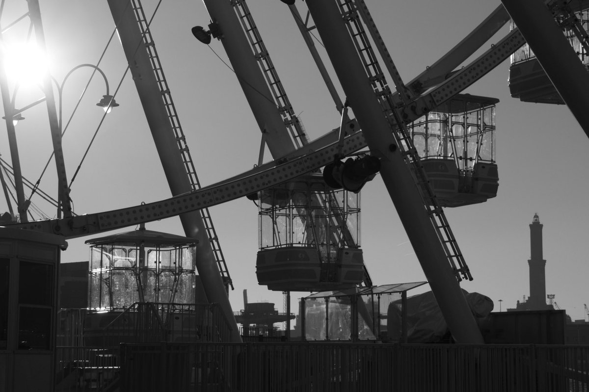 #trovalalanterna tweet media