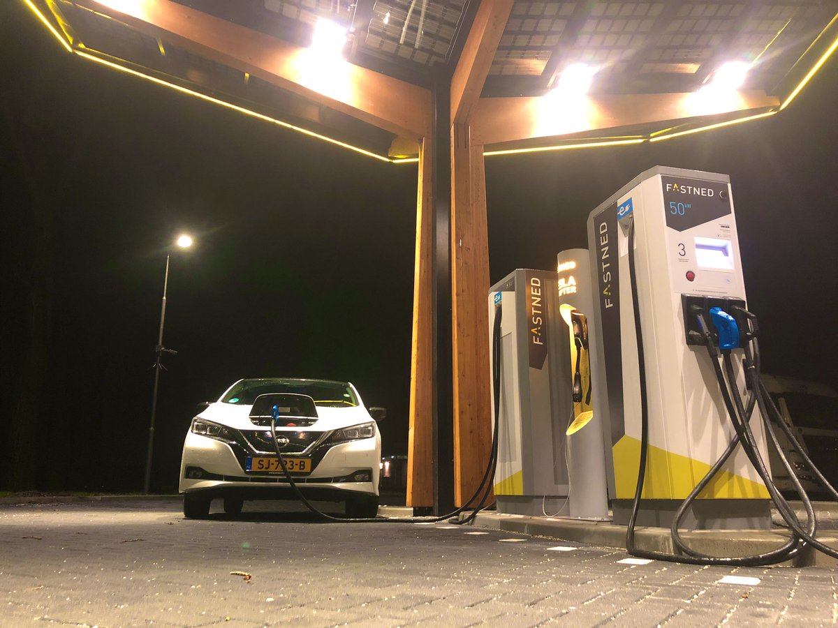 My_Leaf's tweet photo. Now #nlcharge @Fastned  #tussenhoek 2x triple chargers 50kW https://t.co/HQzpqn0FsQ