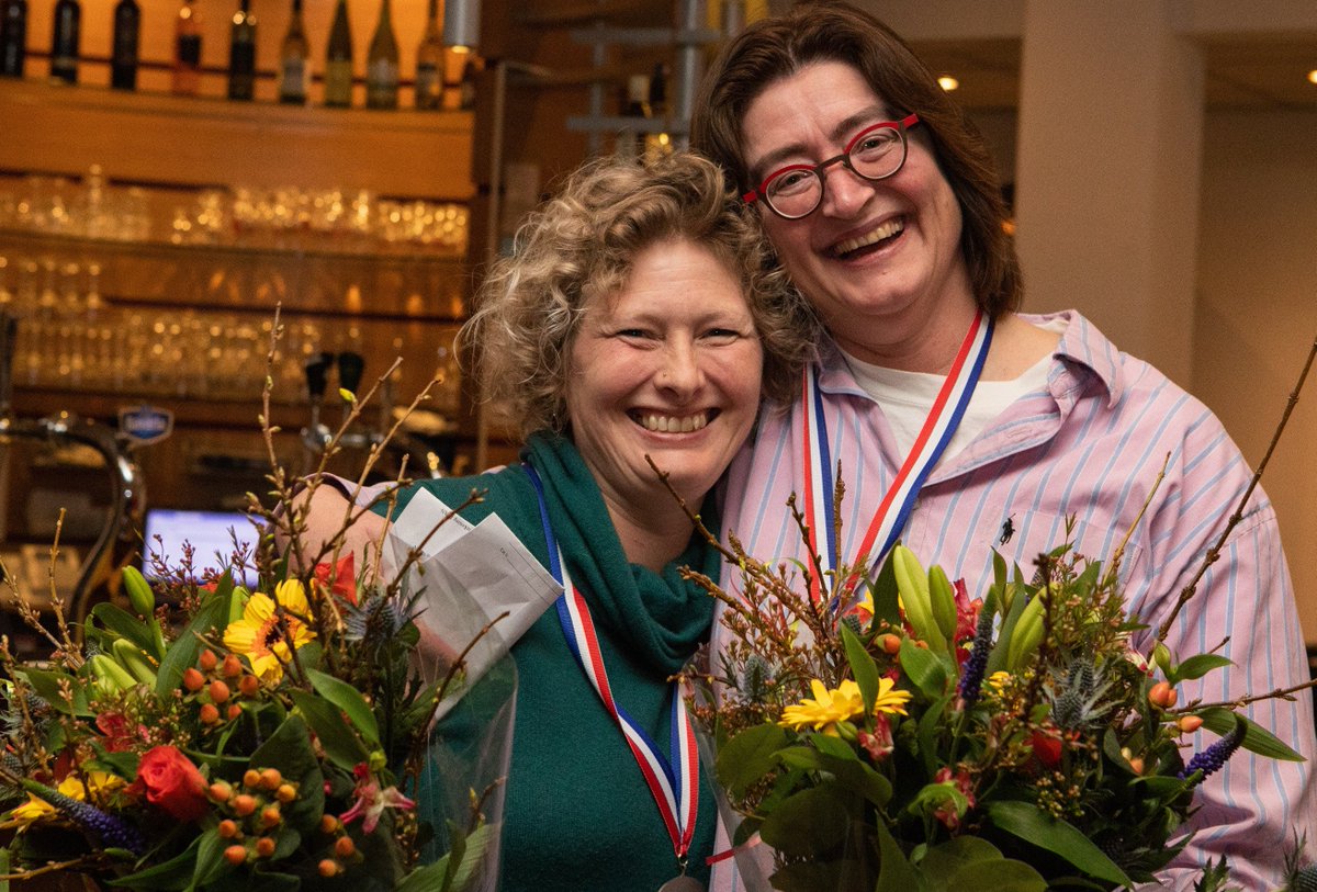Bridgebond's tweet photo. Merel Bruijnsteen &amp; Doris van Delft zijn de nieuwe kampioenen! Zilver op het NK Vrouwen Paren is voor Anke Wijma &amp; Pauline Doedens, brons voor Carla Arnolds &amp; Esther Visser. Goud in de Bondsklasse B voor Ria den Blanken &amp; Anneth Leenhouts. Felicitaties! https://t.co/k2JQnw0YUH https://t.co/x7M07GVGGE
