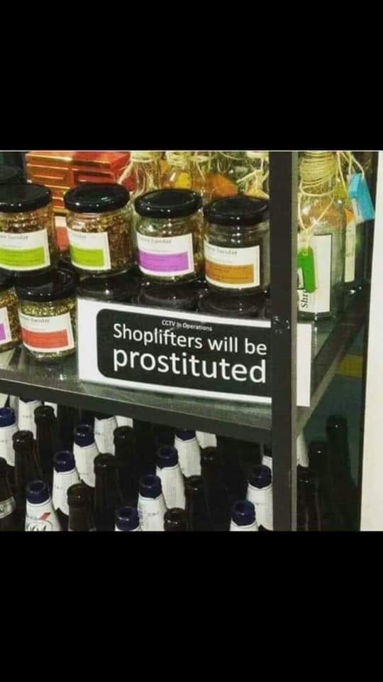 JoeSeward1's tweet image. #SpotTheError
#Shoplifters 😁