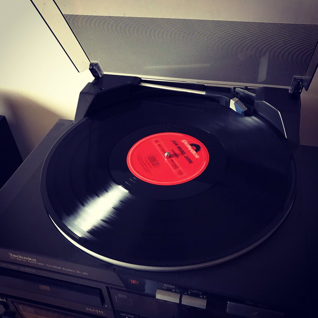AntonyCullMusic's tweet photo. Couple of pictures now itโs all hooked up. Playing sone Jean Michel Jarre to chill out. Ordered the new belt today, canโt wait to get it back to itโs former glory! #vintagehifi #recorddeck #restoration https://t.co/wtmDBAOyX6
