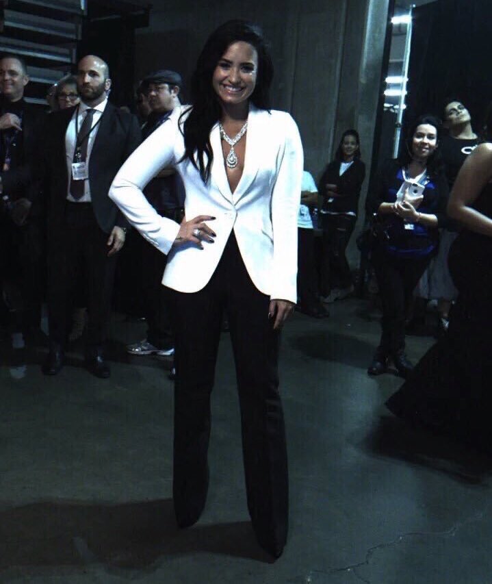 tatia161's tweet image. I’M SO PROUD OF YOU, I’M WITH YOU WITH ALL MY HEART #GRAMMYforFallInLine 💘💘💘💘👑👑👑👑