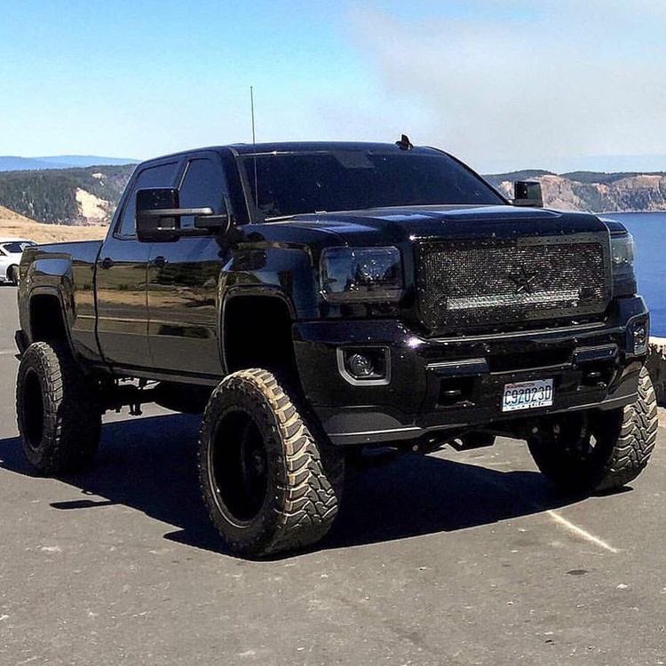 DirtymaxTrucks's tweet photo. GMC 👌🏻 https://t.co/GYEEKALCXB