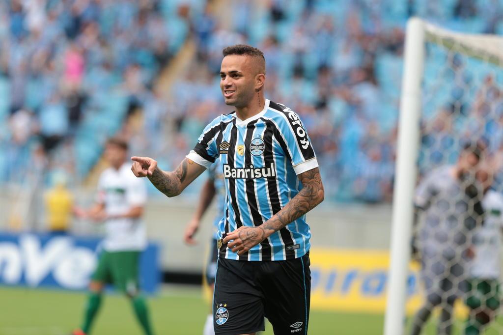 mbertoncello_'s tweet photo. Luan com a camisa do #Grêmio:
• 260 jogos
• 70 gols
• 51 assistências
Em 2019:
• 3 jogos
• 2 gols
• 1 assistência
#LUANEL
🤘⚽ https://t.co/kQXxGaVVLL