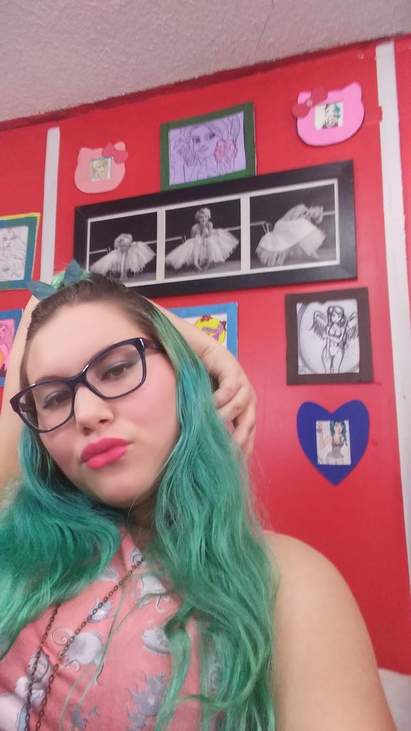 Blueedestiny's tweet photo. Nuevo video 
https://t.co/WPEXzPnTuM
#moanacake #selfie #intento https://t.co/rSr6htLlGq