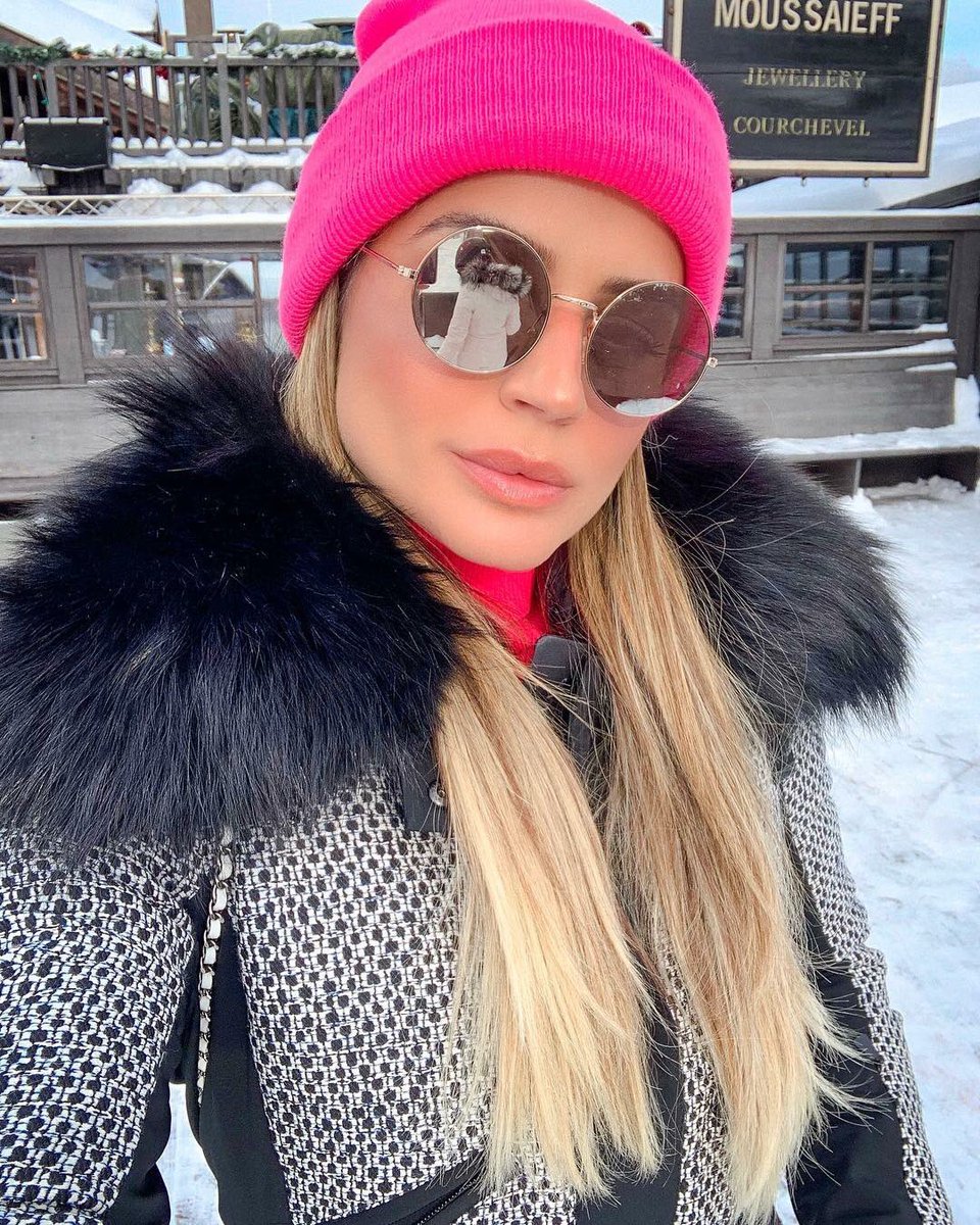 Colosseinglas's tweet photo. Vintage Mirrored Sunglasses Are only $18.99 @ Colossein fashion sunglasses 
https://t.co/JpX5uj2MeA
🕶🕶🕶👓👓👓
📸 @thassianaves
#sunglasses #shades #fashionforwomen #fashionstyle #ootd #outfit #stylingtips #fashionblogger #travelblogger #Colossein https://t.co/8gux8tF3bb