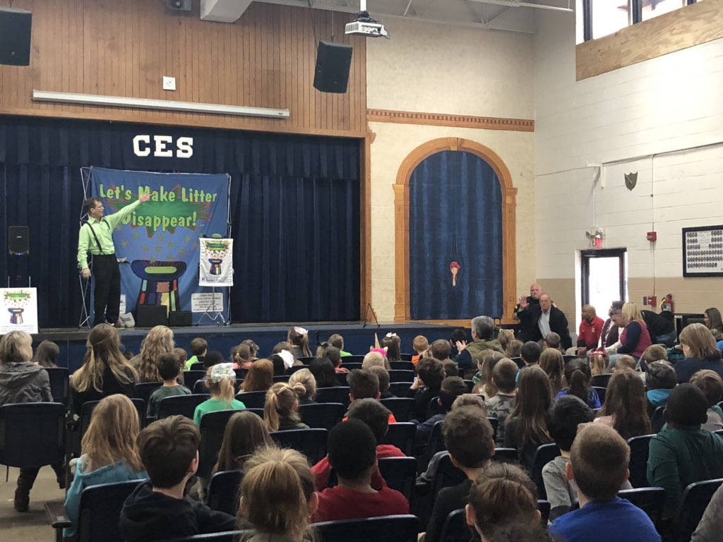 Charleston_ES's tweet photo. @Charleston_ES students, teachers, and staff enjoyed the “Let’s Make Litter Disappear” assembly sponsored by the @BradleySheriff Thank you Sherriff Lawson, Tim Mason, and everyone who worked to bring this program to our schools! #MagicWithAMessage @BradleySchools https://t.co/pmYeQdxkST