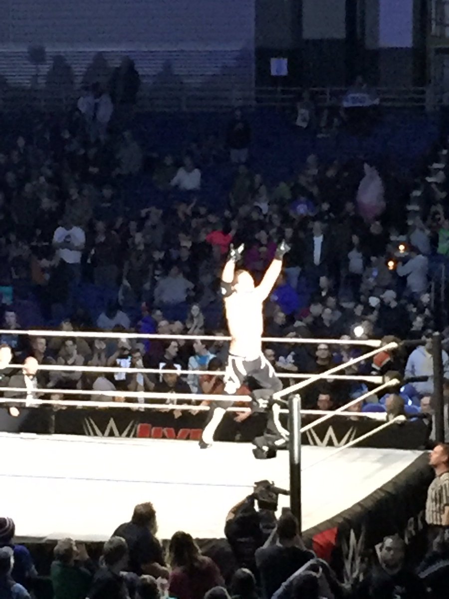Josh65052414's tweet photo. Had a great time at #WWEFtWayne @AJStylesOrg https://t.co/5PuQv66Nrm