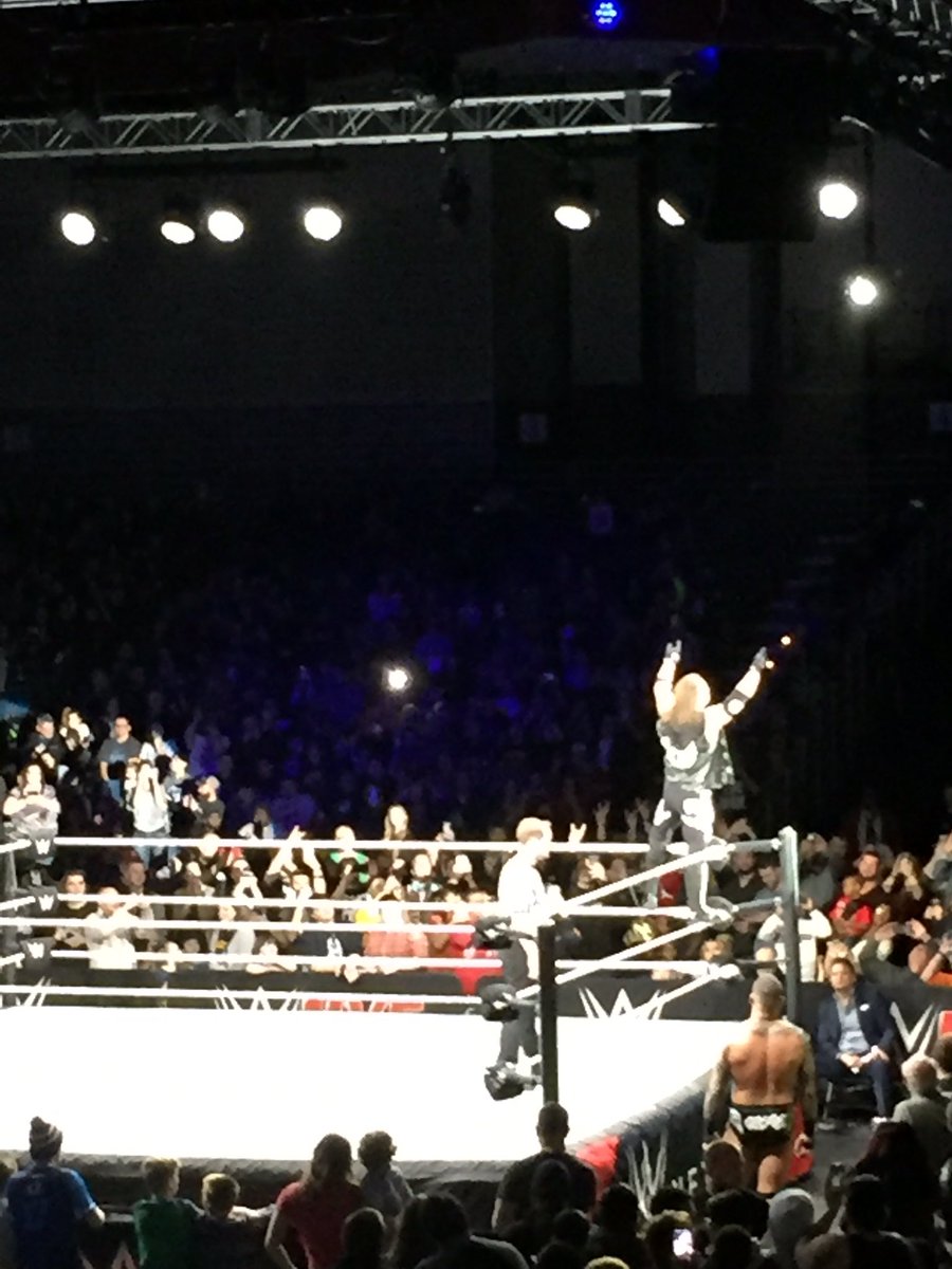 Josh65052414's tweet photo. Had a great time at #WWEFtWayne @AJStylesOrg https://t.co/5PuQv66Nrm
