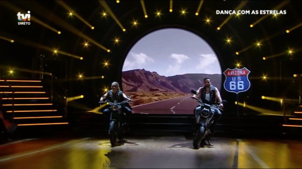 Kelly Bailey dança «Cha Cha Cha» sobre duas rodas tvi.iol.pt/letsdance/vide…