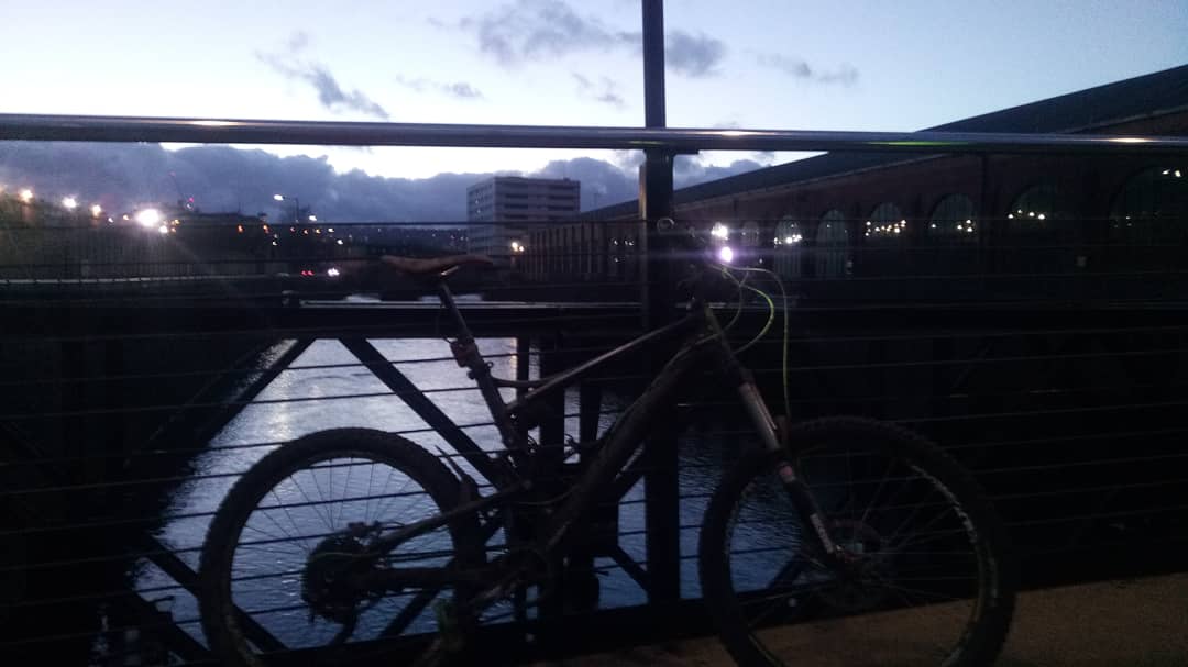 Ryanvxracing's tweet photo. Enjoyed tonight's #tootle down the #sheffield #canal into the city, then back along #thedon #riverdon on the #cubestereo. 
#cubebikes #cube #mtblife #mtb #pedalpower #pedal https://t.co/TuxjVXfbqQ