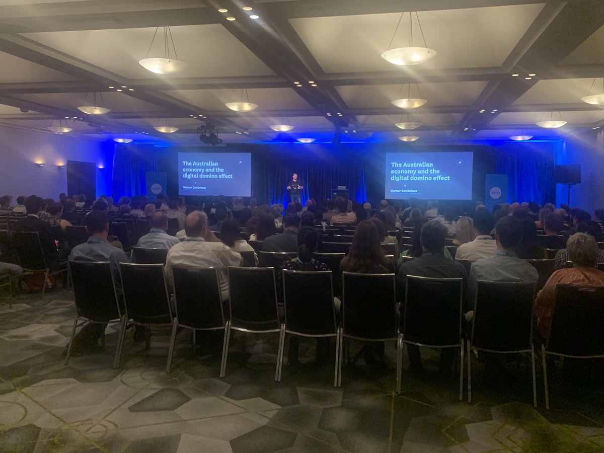 FutrliStu's tweet image. @WernerC2020 taking centre stage to discuss the ‘Digital Domino effect’ we all face today &amp;amp; into the Future. Come &amp;amp; find me today to discuss how @FUTRLI can help you further your digital transformation @Xero #XeroRoadshow19 #digital