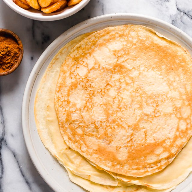 re_eats's tweet image. Banana Foster Crepes | bit.ly/2I6xTP7 | #5PP #5SP #Dessert #Recipes #ValentinesDayRecipes