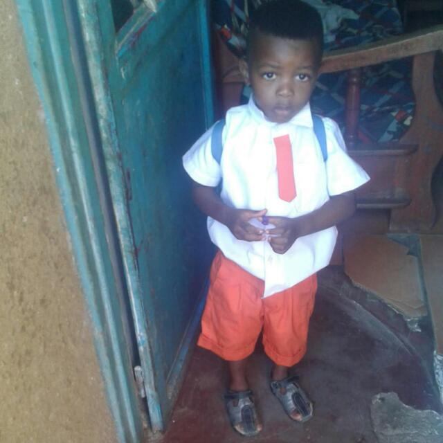 Nous avons le regret de vous annoncer le décès de mon fils cadet  (Liam-Odeson MINANI).Rubereye kuri KIRA HOSPITAL, kuri uyu musi, igenekerezo rya 10 Ruhuhuma 2019, à 17h. 
Umuryango wa NSABIMANA François -Xavier et NDAYISABA Ode n'Abana babo.