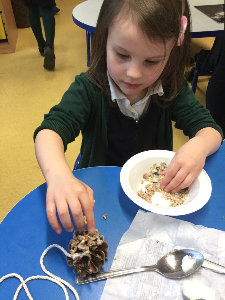 StandensBarnPS's tweet image. Super fine motor skills in action on Friday as Reception children worked together to make feeders for the birds #RSPB_Learning #RSPBWildChallenge Our first challenge completed! Do let us know if your child has discovered any yummy things the birds like to eat at home.