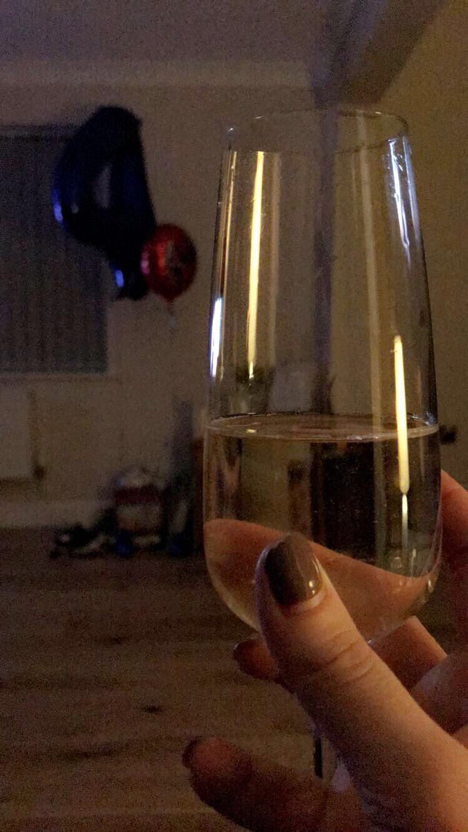 ffion_medi's tweet photo. Dim ond un bach! 4 blynedd i heno oni mewn bach o boen! 😩 Ond erbyn 1.05yb o’dd e werth e bob tamed! 😘💙👶🏼 Gwion Jac - 11/2/15 7pwys 6owns #mab #werthybyd #dathlu #4oed #amserynhedfan https://t.co/DwPP82MTIZ