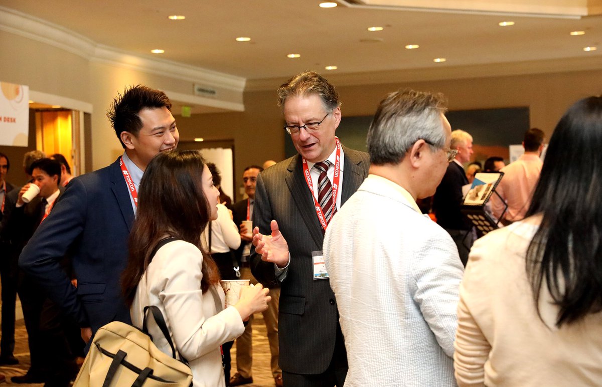 ISSOCT's tweet photo. #ISSOCT offers eye care specialists the opportunity to network &amp; connect with colleagues from around the world. Don’t forget to attend the evening reception at 18:30 &amp; learn from your fellow attendees! https://t.co/3L1RZ1hBP2