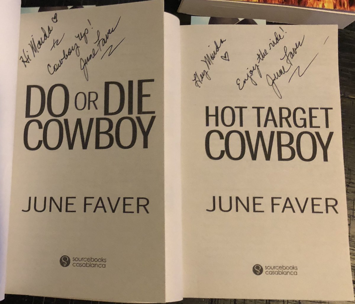MaidaMalby's tweet image. Got my @SARA_RWA co-signers’ books yesterday. ✍🏽📚

Evidence of Desire @JessieScottwrit 
Purse Dog Rescue @ErinLjungdahl 
A Different Kind of Fire @SuanneSchafer 
Do or Die Cowboy and Hot Target Cowboy @JDFaverauthor 

#supportinglocalauthors 
#signedbyauthor 
#autographedcopy