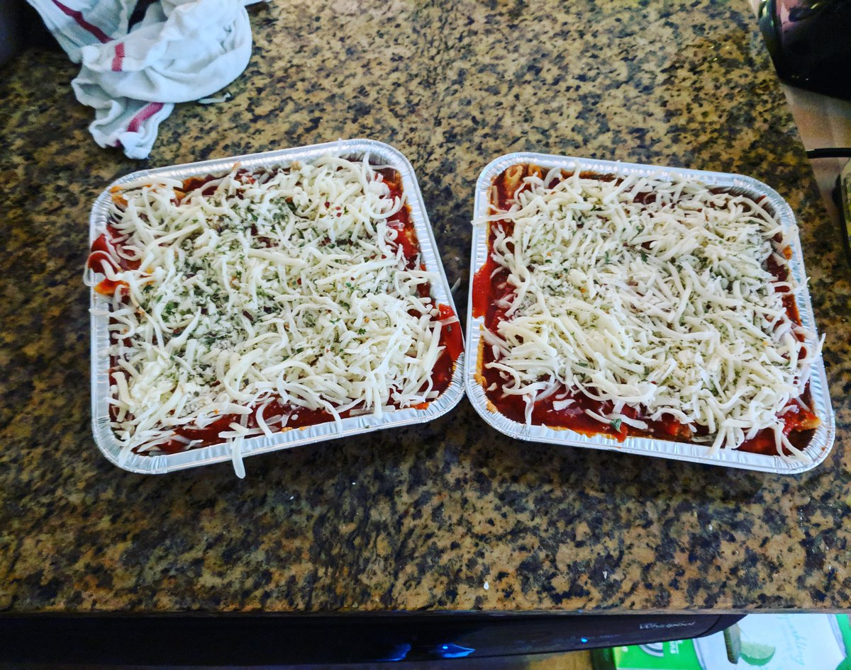 kayenmo's tweet image. I thank God that my Irish mother was raised by an Italian stepmother. Great ziti recipe for a Sunday!
#cookingfortwo #SundayDinner #notevenclosetowhole30