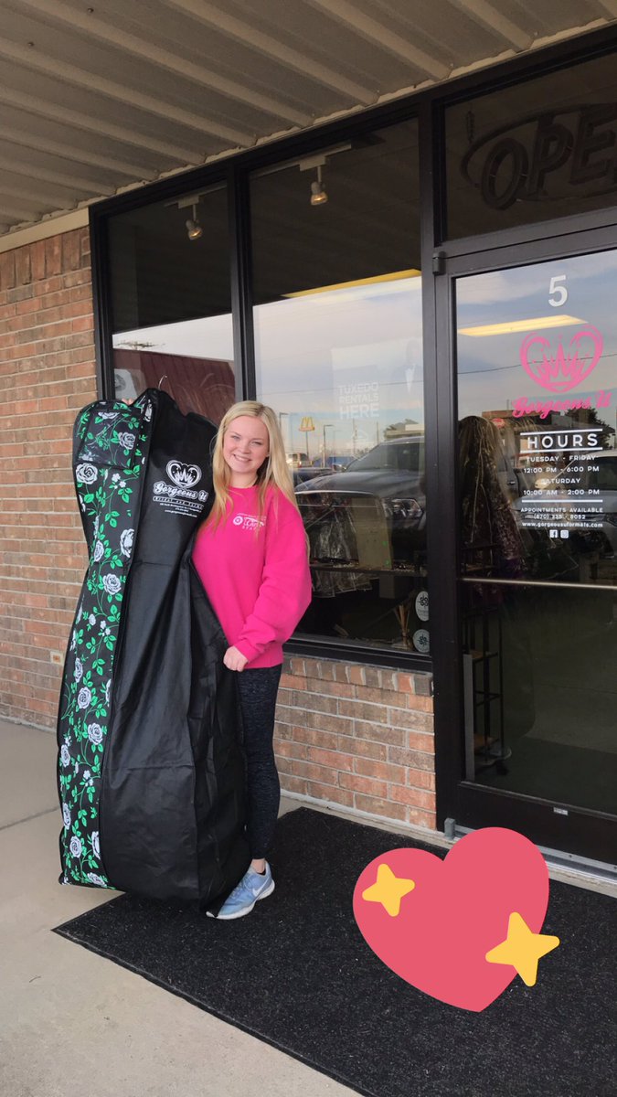 jafsloas's tweet photo. Zoe found her dress! Last Prom!#srprom Thanks Gorgeous U, awesome experience! https://t.co/2JGryPC5QT