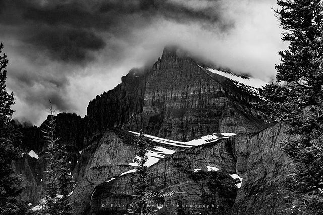 ericsmoldt's tweet photo. Mt. Grinnell Monochrome #glaciernationalpark, #gnp, #glacier, #glaciernp, #nationalparks, #montana, #bigskycountry, #goingtothesunroad, #rockymountains, #mountains, #nature, #landscape, #hiking, #travel, #sky, #lake, #snow, #wildlife, #clouds,#backcount… https://t.co/ssiNQscV1O https://t.co/JkY5cGNCIq