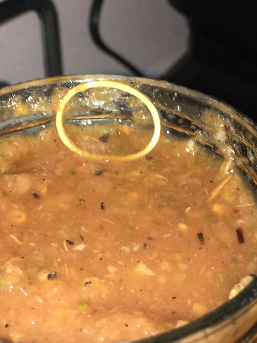 JustinWRatliff's tweet photo. @kroger hello! So I definitely found a small rubber band in my salsa...would anyone care to reach out and tell me how this can be resolved??? https://t.co/qWgDVCU6RR