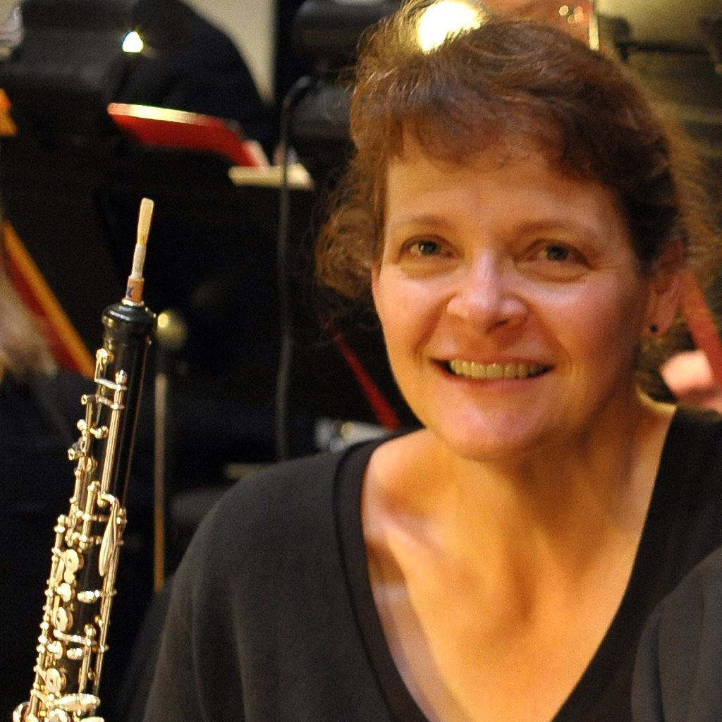 EMFAdmissions's tweet photo. Studying at EMF offers an unparalleled experience with a 3:1 faculty-student ratio. Meet our #EMF2019 Oboe Faculty: Randall Ellis, Susan Eischeid, &amp; Karen Blundell (oboe and English horn). Come study at EMF: applications due Feb. 18! https://t.co/FGisI5DKZn #reedsrock https://t.co/qn2FrxGhLP