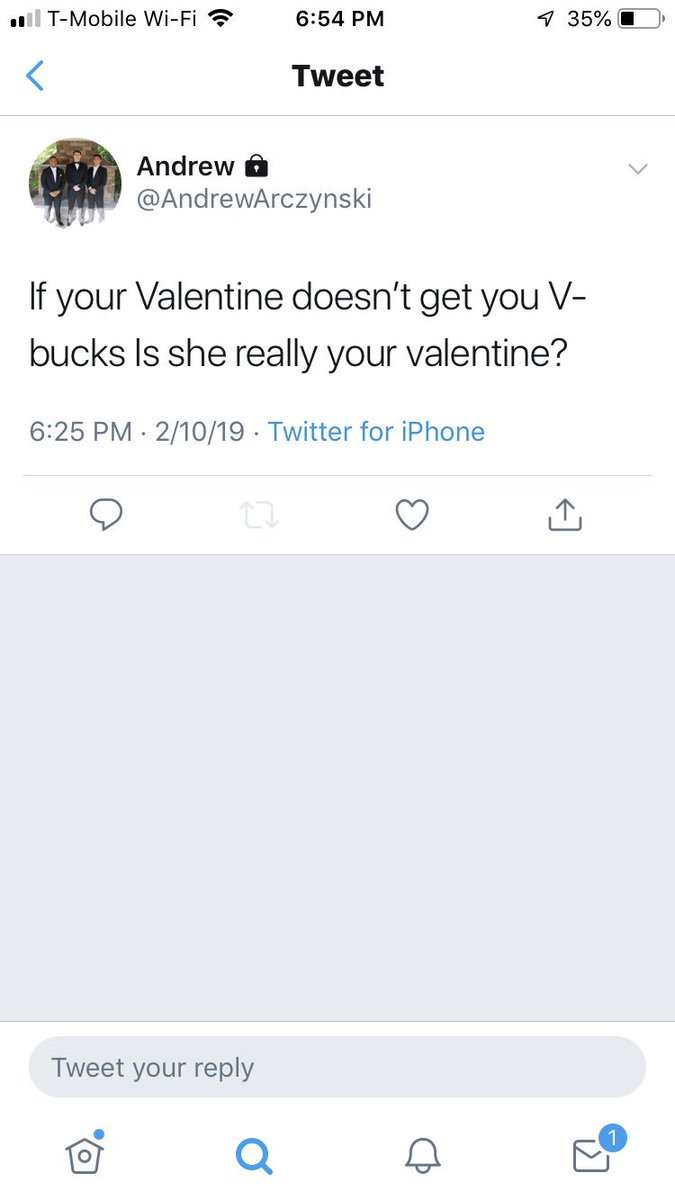 Vics_rzinski's tweet photo. Boys who play fortnite 😒@AndrewArczynski https://t.co/vQKZNpL47I