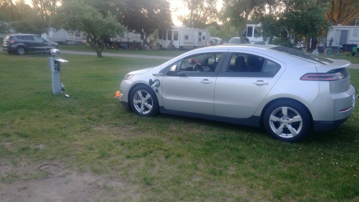 AmazingChevVolt's tweet photo. @Tesla90801351 @gwestr @ArkadiuszKula EDITORS NOTE/
#VolterHome...
I Coined This Hash Tag While #Camping, Plugged Into The Sites, Level 1, 120V AC.
85°, 10:00 PM.
AC-Great & Full Charge (40 Mi) By AM!
Camper Hook-Up's, Level 2, 240V AC Return 20-25 Mi/Hr!
Example:
40 @Tesla's All Pulling 300 Miles By 10:00 PM! https://t.co/NGQ6ACzPyq