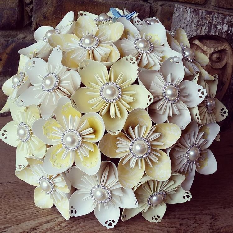 Green Pepper 在 Twitter 上 折り紙で出来たウェディングブーケ こう言うのもいいな 注目度アップだ 参列者をざわつかせそう T Co Ikh3486xhp Twitter