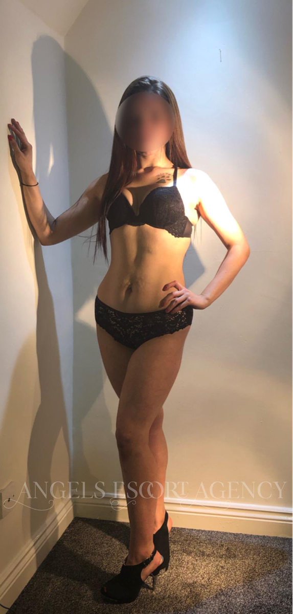 Angels28582946's tweet photo. Monday incall - Gorgeous Kendall 12-5 pm incall 8om-late outcall https://t.co/MOi8kZ6W7d