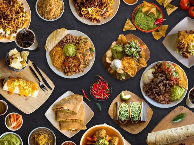 фахита кухня латинской америки. такос буритос фахитос. национальная кухня мексики. тако мексиканская. мексика такос.