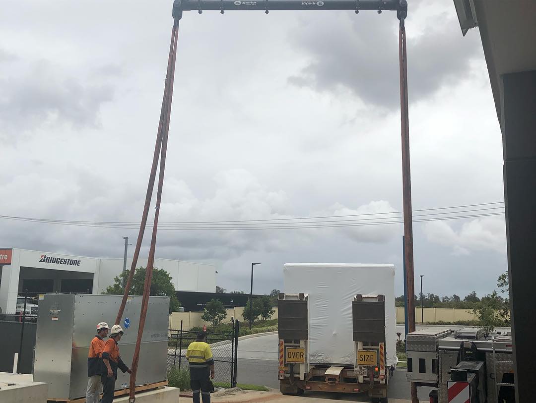 pacificturbine's tweet photo. Great excitement at work on Friday last week, with the arrival of our highly anticipated Test Cell!
 #pacificturbinebrisbane #brisbaneaviation #pt6 #enginetestcell #superiorcranes #logwinlogistics #testlogic https://t.co/Kmq7PYaK8u